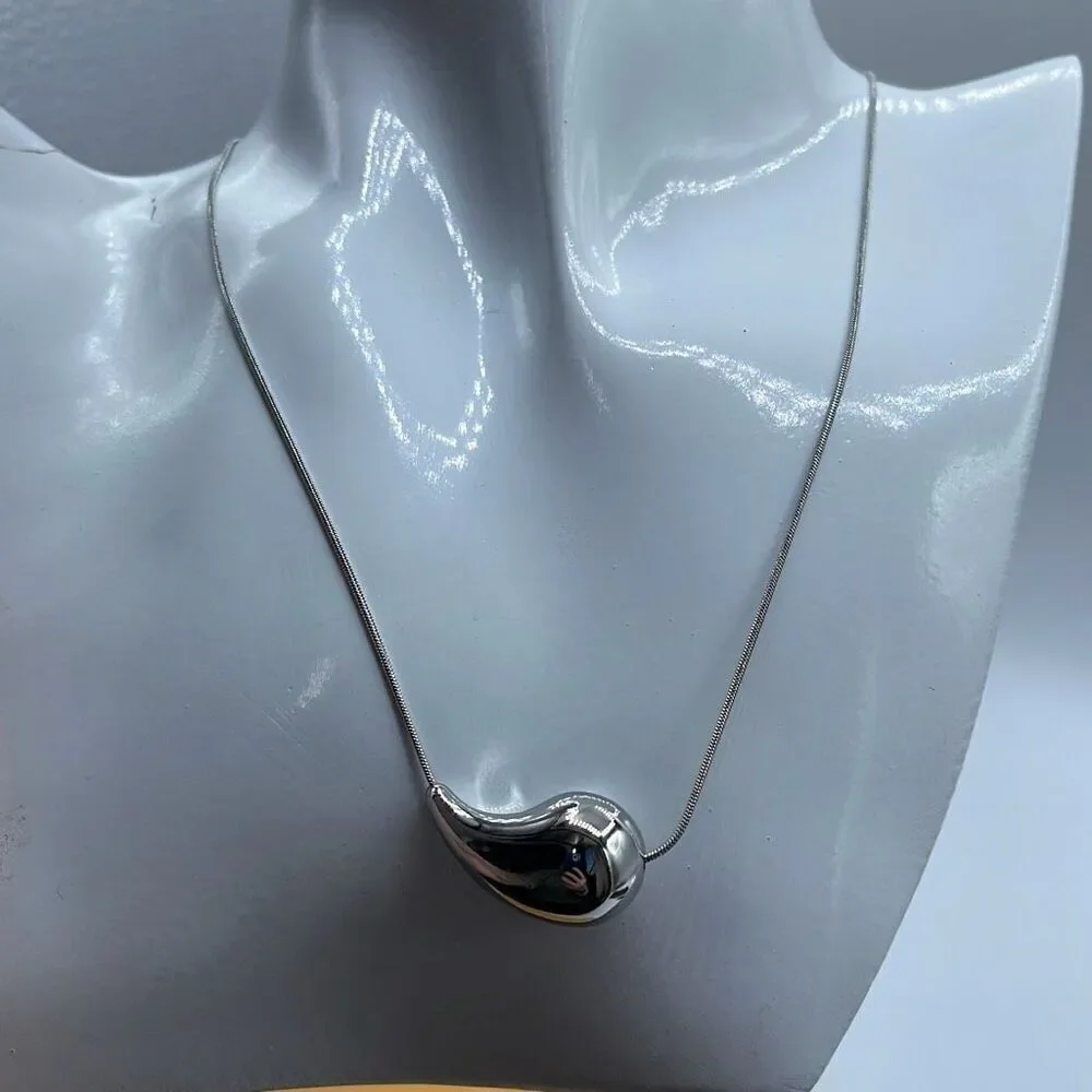 NWT Lux lux 18K gold dipped puffed sideways teardrop 16” necklace